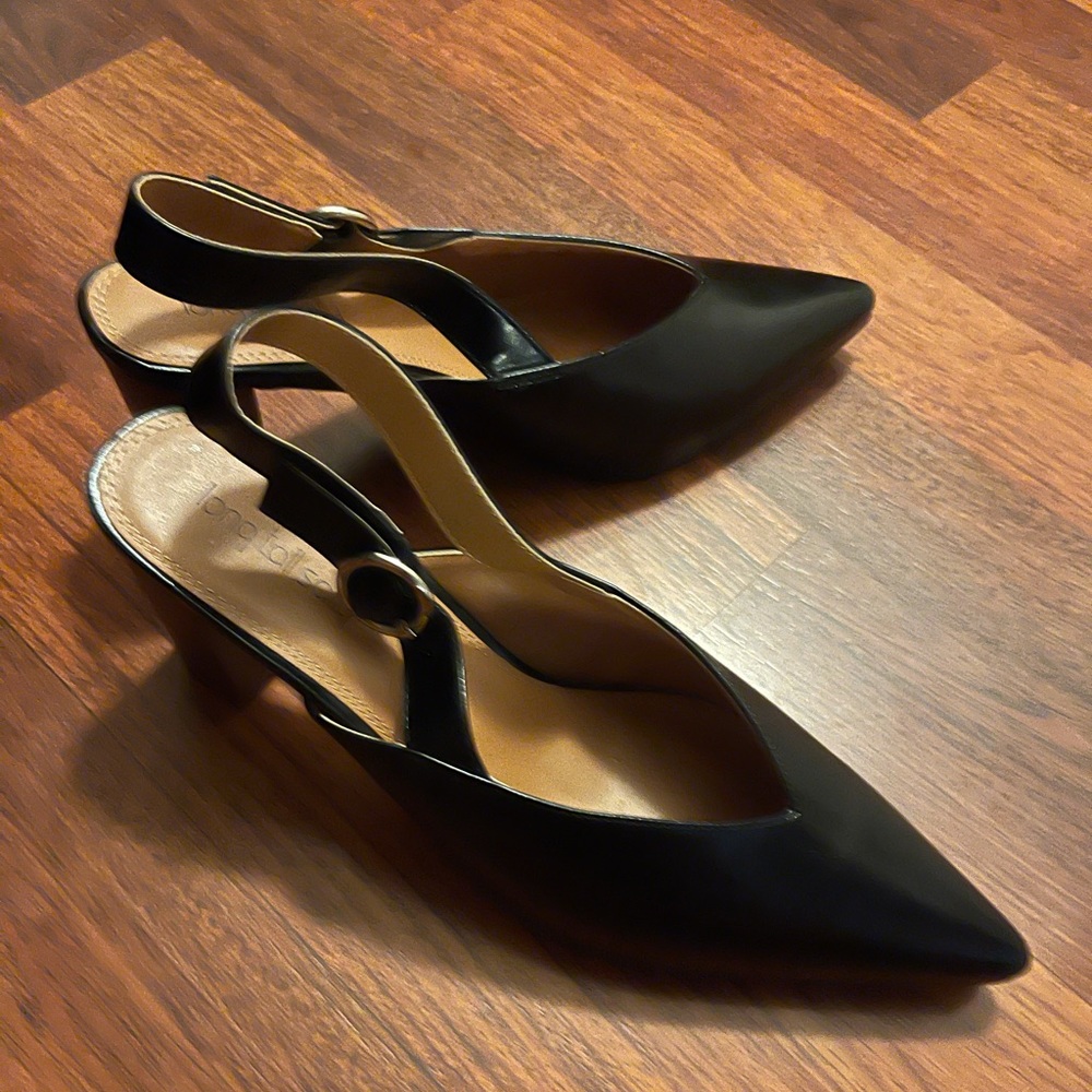 Black Slingback